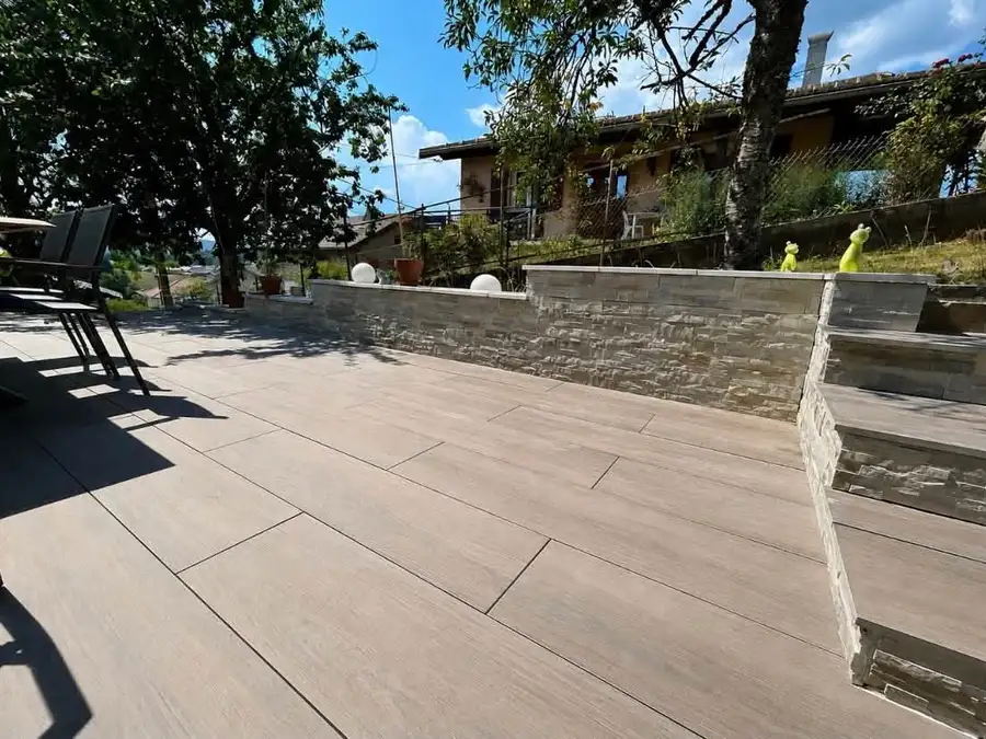 Terrasse carrelée