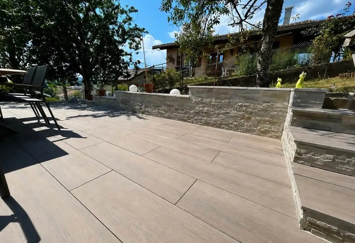 Terrasse carrelée oye et pallet — après travaux